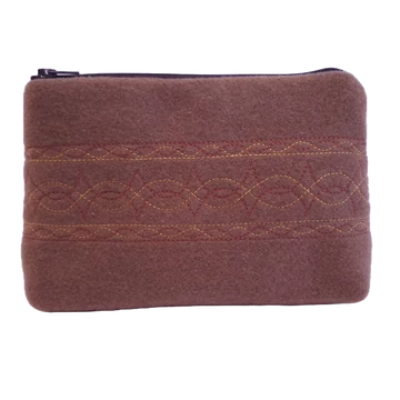 Fanni mogyoró színű nesszeszer mustársárga hímzéssel